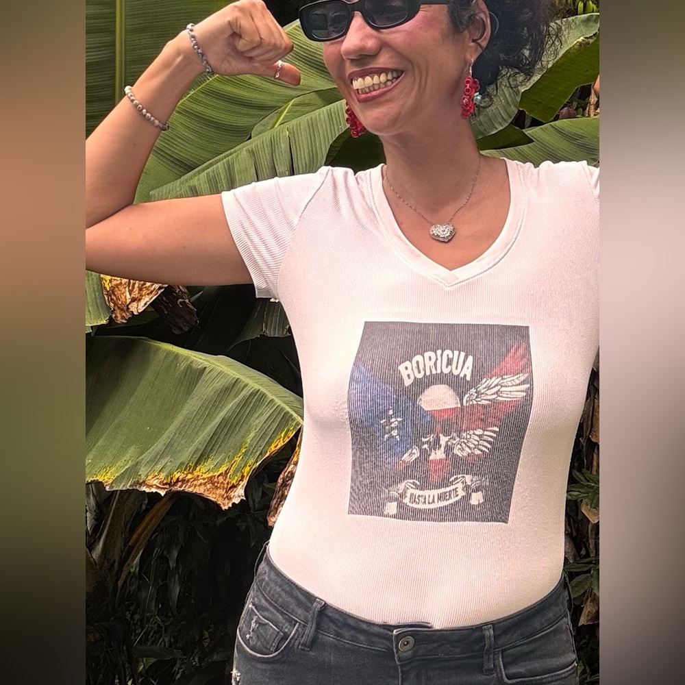 Vintage No Boundaries,  Puerto Rican Women Tee Shirt ￼ Stretch, Size Medium